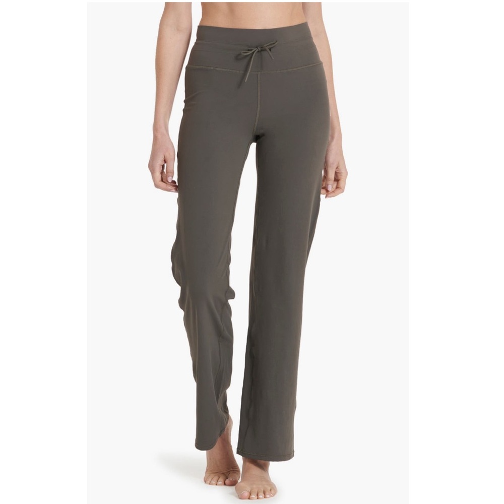 Vuori Daily knits wide leg pants